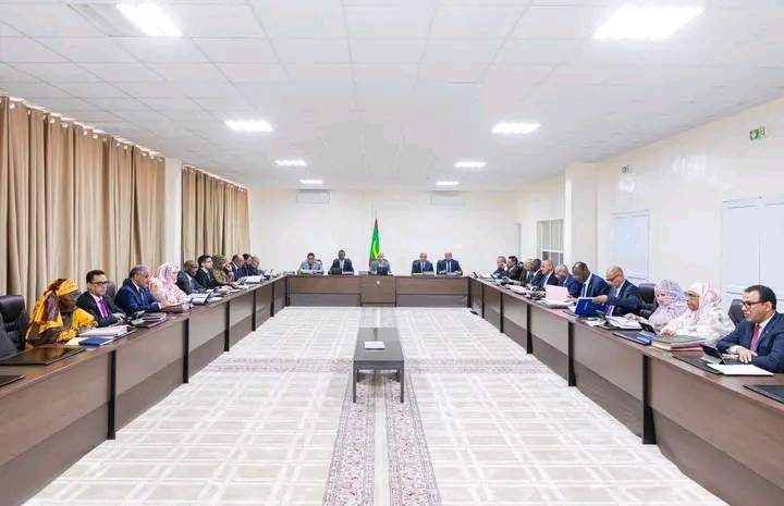 الحكومة تصادق على إنشاء مؤسسة عمومية