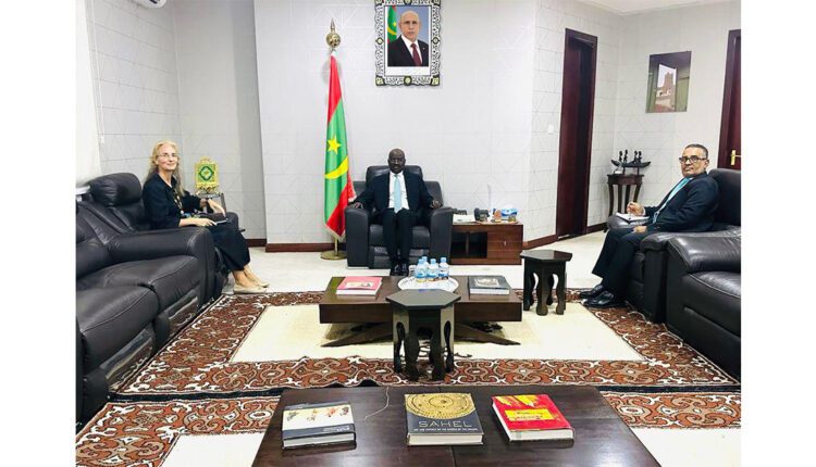 وزير الشؤون الخارجية يستقبل المبعوثة الخاصة للاتحاد السويسري إلى الساحل