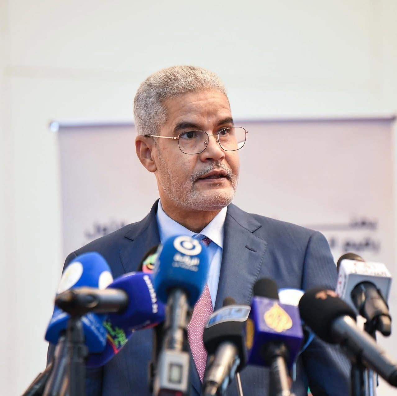 وزير سابق ينتقد اعتماد