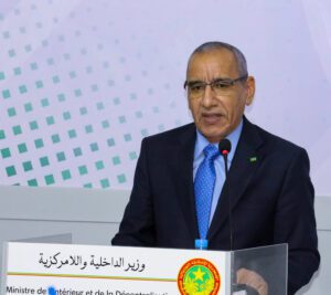 وزير الداخلية يصل إلى السعودية للمشاركة في معرض للدفاع