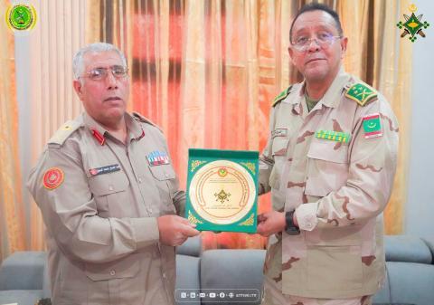 قائد الأركان يبحث مع وفد عسكري ليبي تعزيز التعاون الدفاعي
