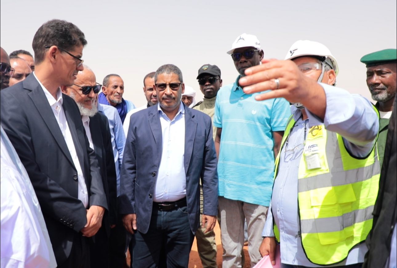 وزير التحهيز : من غير المقبول تأخير تنفيذ الطرق