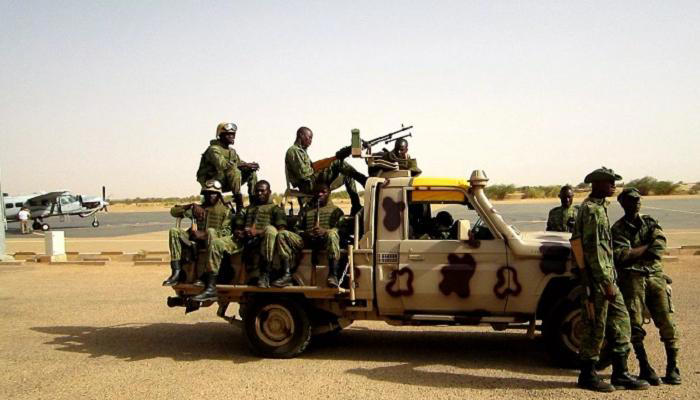 مالي: الجيش يعلن تحييده لقادة