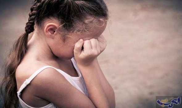 طفلة لا تتعدى ثلاث سنوات تروي معاناتها وكيف تم اغتصابها