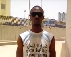 الشرطة توقف رجلا يحارب الرذيلة بعد نشره لفيديو يتهم فيه رجال أمن برعايتها ( فيديو)
