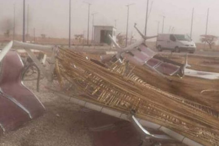 عاصفة تخرب محتويات المعبر الحدودي بين موريتانيا و الجزائر