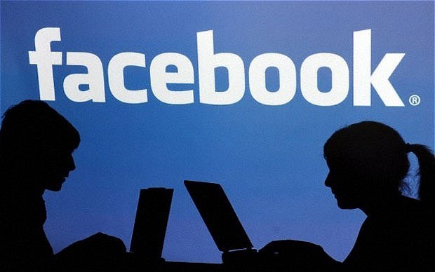 باحثون: فيسبوك يجعل الناس أقل سعادة