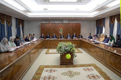 في عشاء لوفد عربي : تصرف غير دبلوماسي لوزيرة في الحكومة الحالية