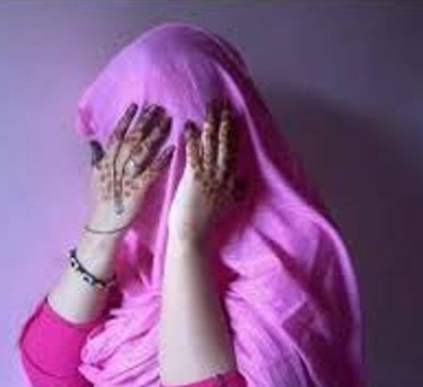 أستاذ وصحفي يغرران بابنة وزير في حكومة ولد الطايع وتغادر الوطن رفقتهما