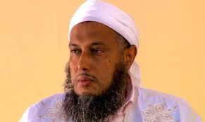 والد المسيء يطالب بشنق الشيخ الددو ويصفه بالمنافق العفن