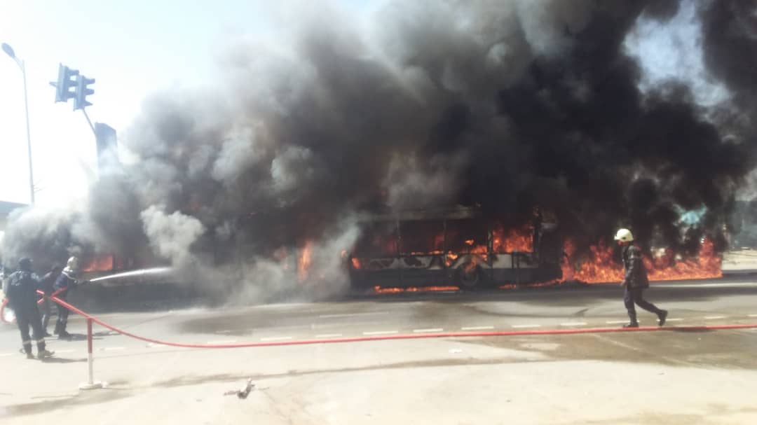 نواكشوط : النيران تلتهم باصا لنقل طلاب الجامعة