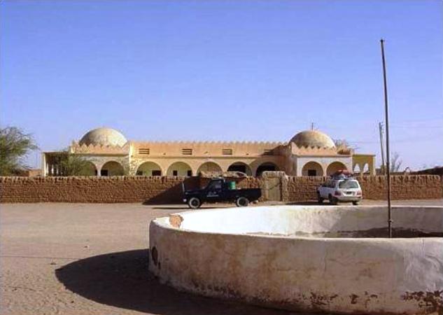 موت قاتل شقيقه وزوجته وأبناء عمه في سجن بير أم أكرين