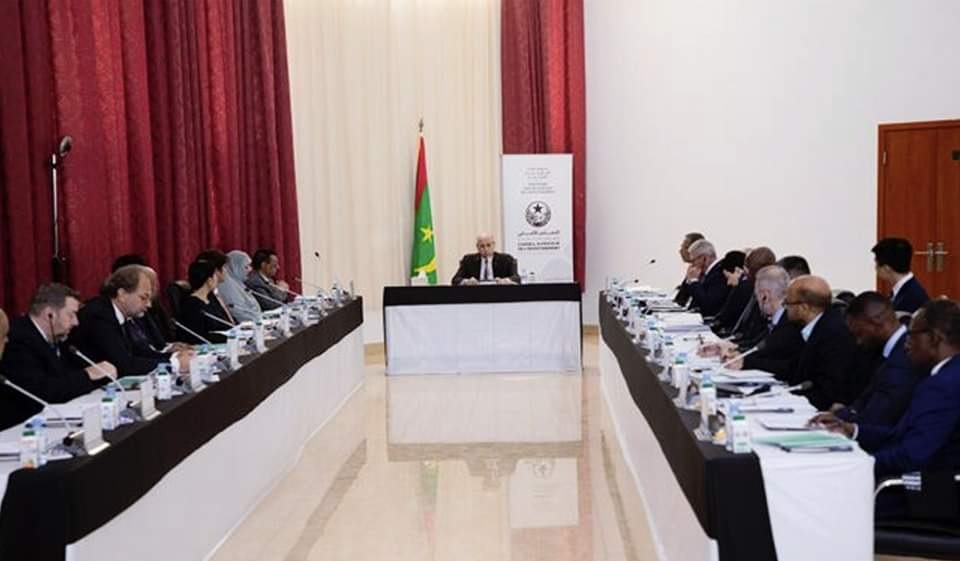 رئيس الجمهورية يترأس الاجتماع الثاني للمجلس الأعلى للاستثمار