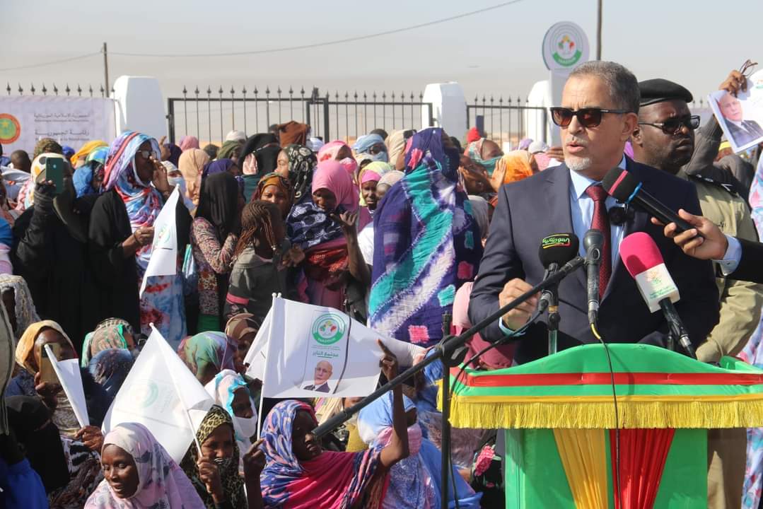 التآزر تدشن مجمعا تجاريا بحي