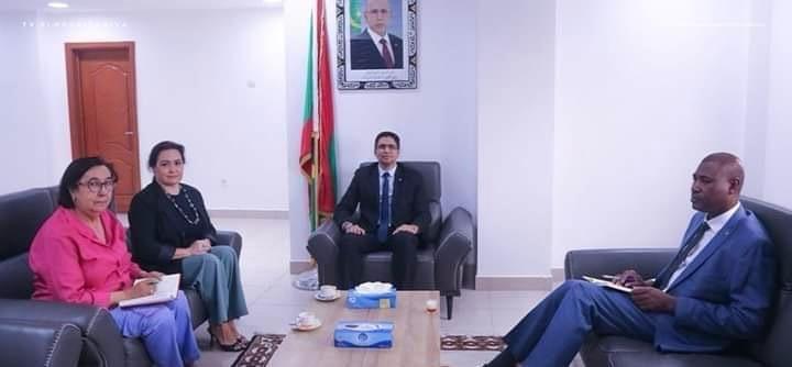 وزير تمكين الشباب يجري مباحثات مع سفيرة إسبانيا